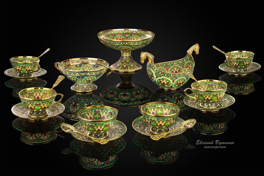 Витражная посуда из серебра