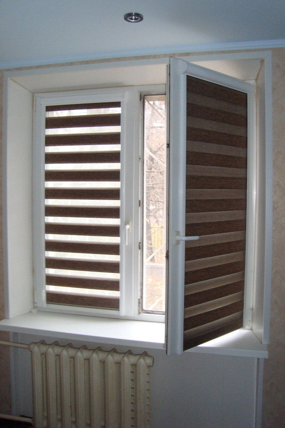Жалюзи на пластиковые окна
