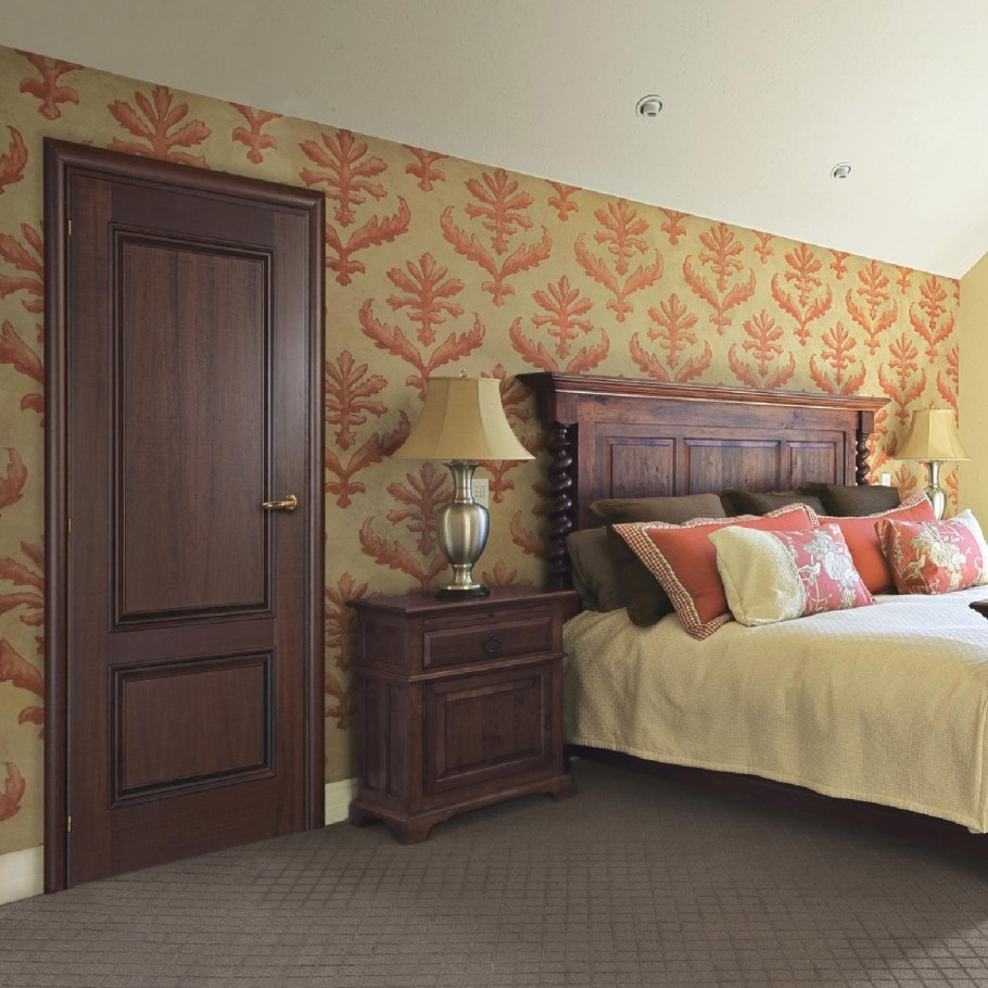 Дверь в спальню