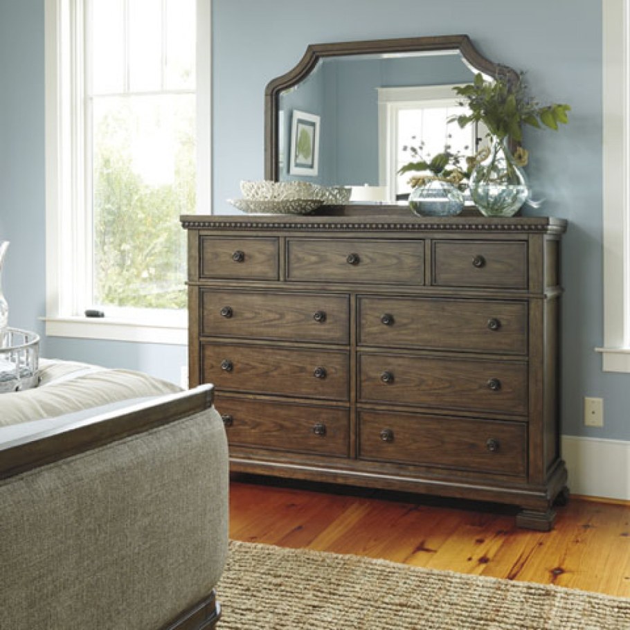 Комод Ashley b650-31