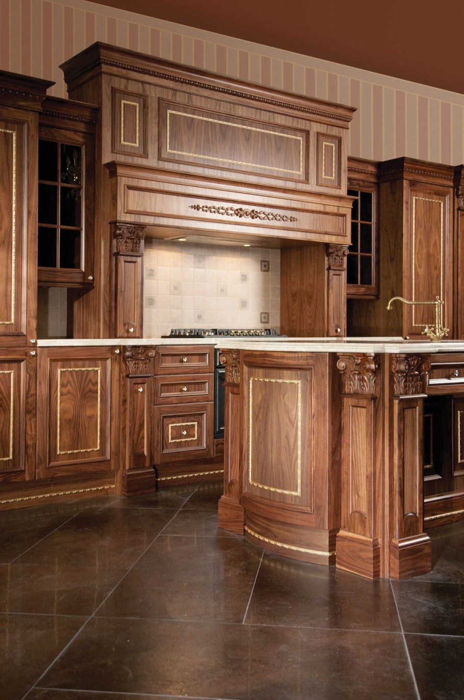 Кухня из массива дерева