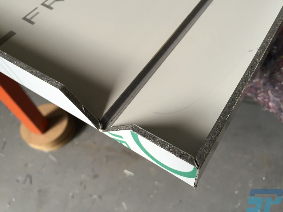 Раскрой алюминиевой композитной панели