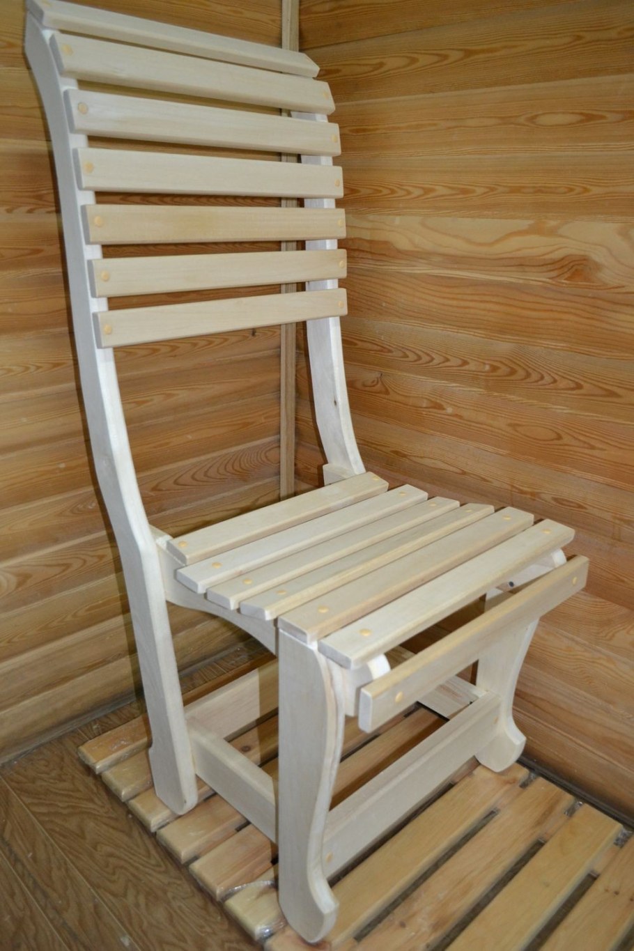 Скамейки и стулья для бани