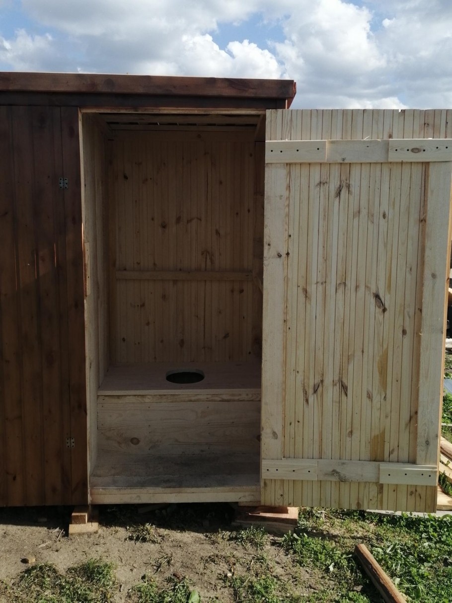Как построить туалет на даче с сараем из вагонки