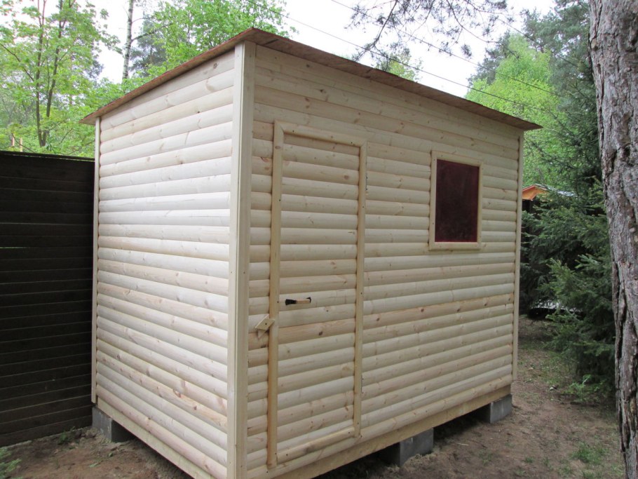 Деревянная бытовка хозблок 2x2