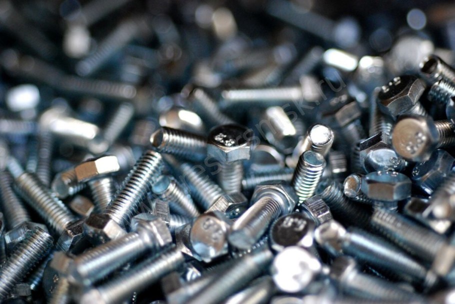 Крепеж (шпильки,болты,гайки,гровера) 00000001656
