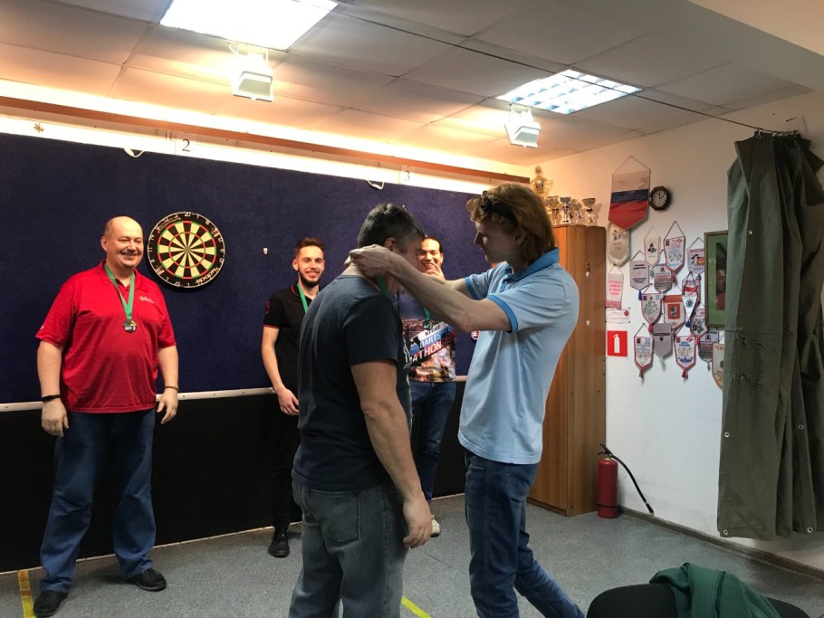 Бросок дартс