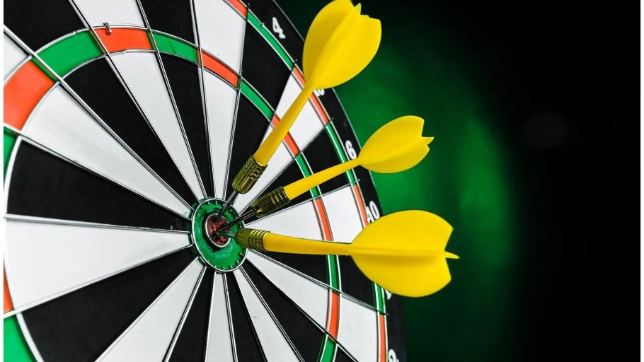 Игрок в дартс