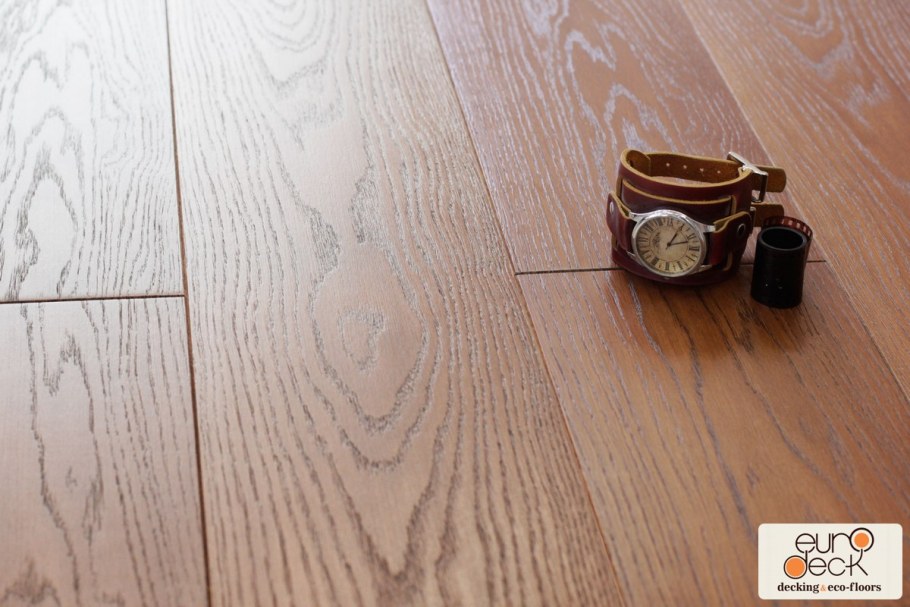 Массивная доска для пола из дуба