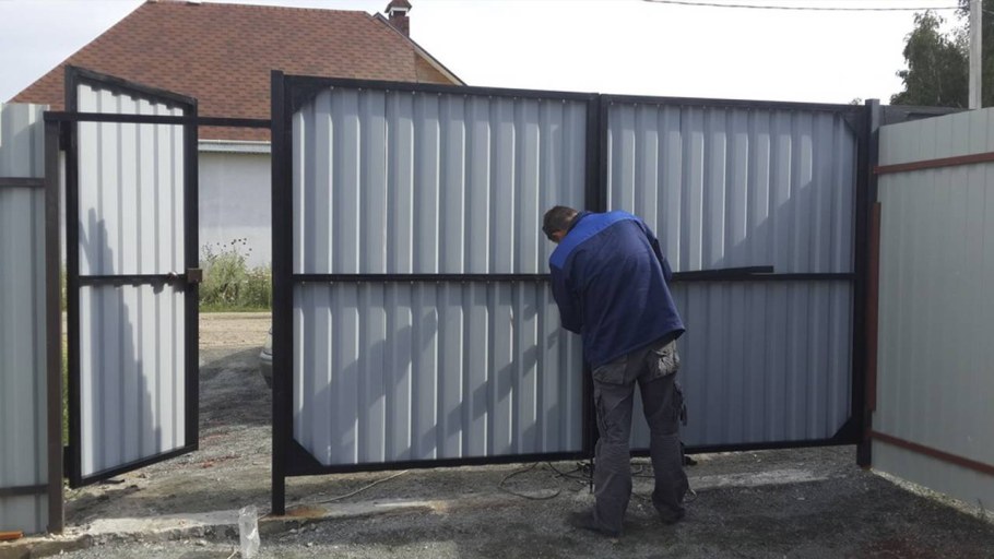 Ворота для забора из профнастила