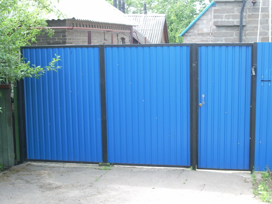 Ворота из профнастила с10