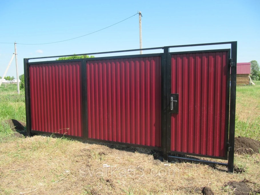 Ворота из профлиста с10