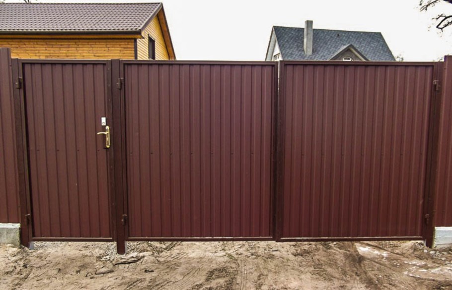 Монтаж ворот распашных из профлиста