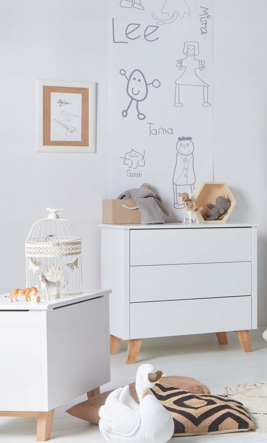 Комод для детской серо бежевый