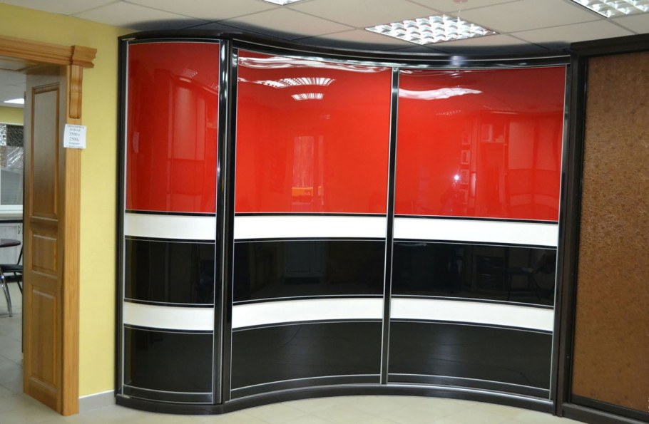 Шкаф купе красный