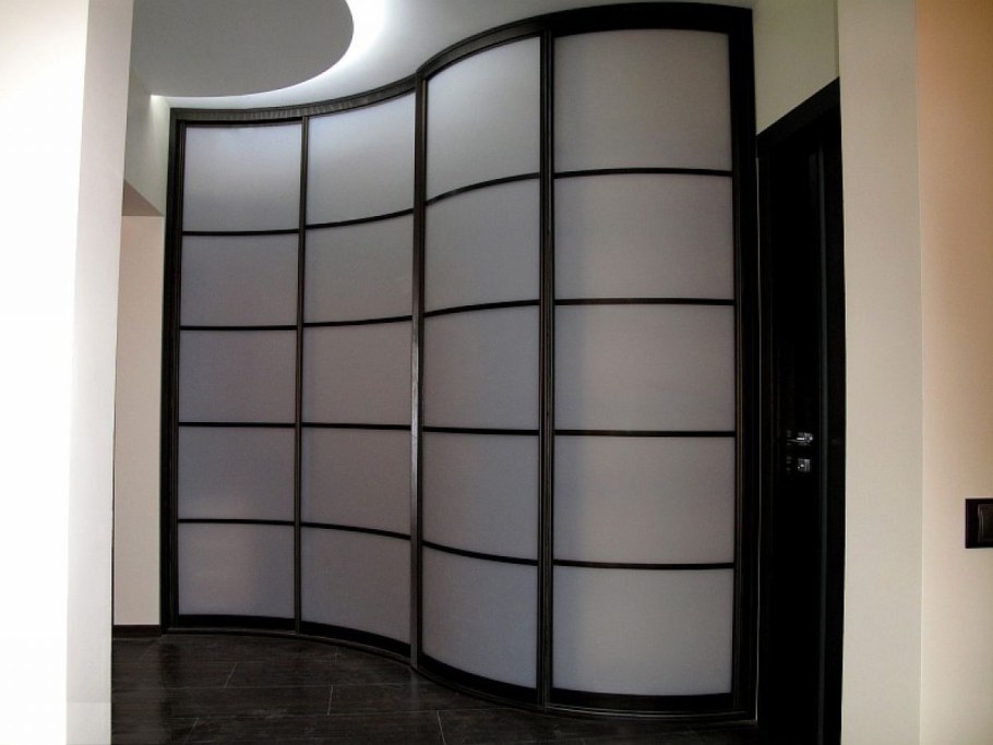 Полукруглые двери купе