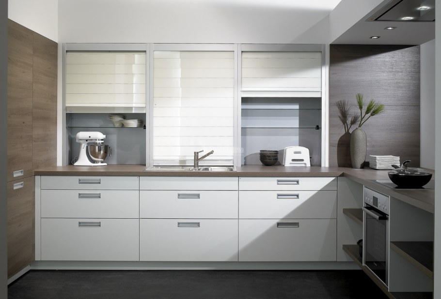 Кухня ч керамическими фасадами