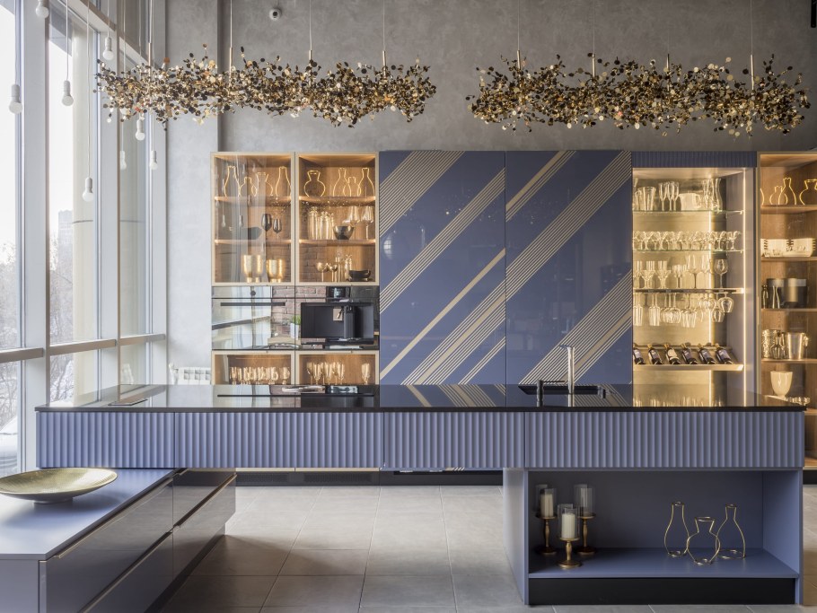 Джулия Новарс стеновые панели