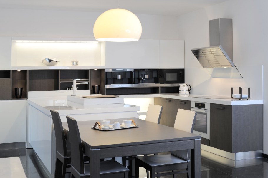 Столы Джулия Новарс