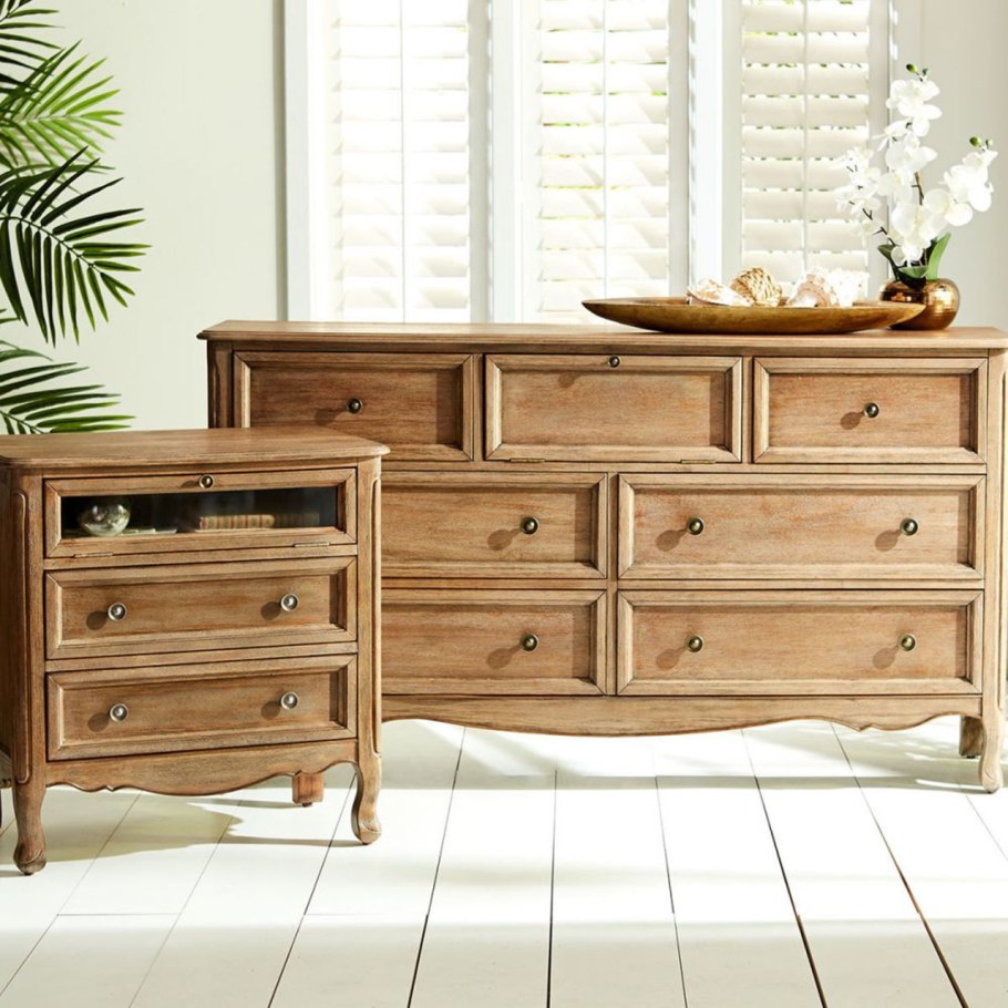 Комод деревянный