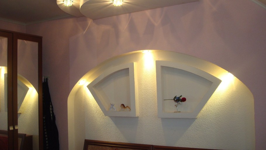 Потолок из гипсокартона арка