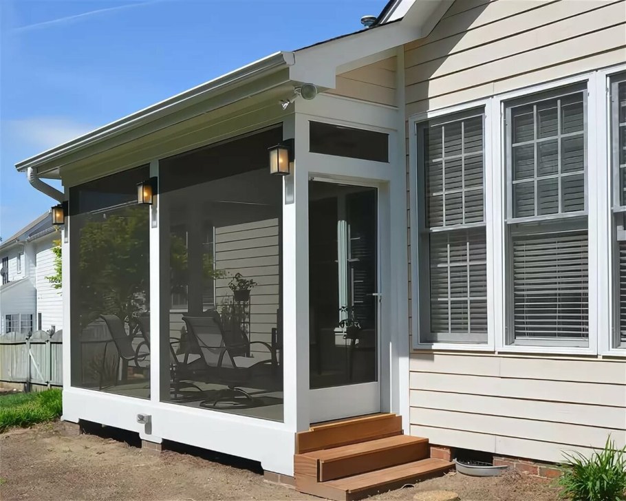 Тамбур с верандой в частном доме