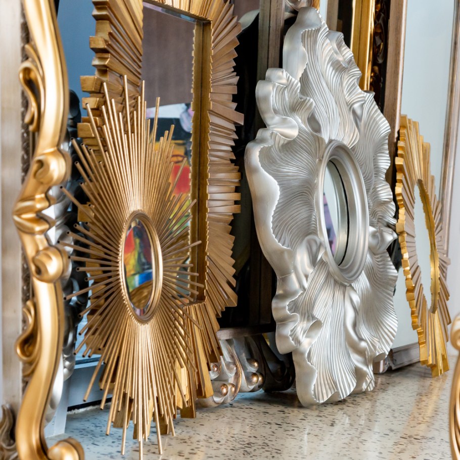 Настенное зеркало Виола Голд золотого цвета