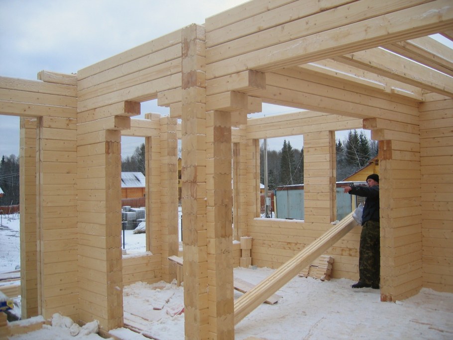 Арка в доме из бруса