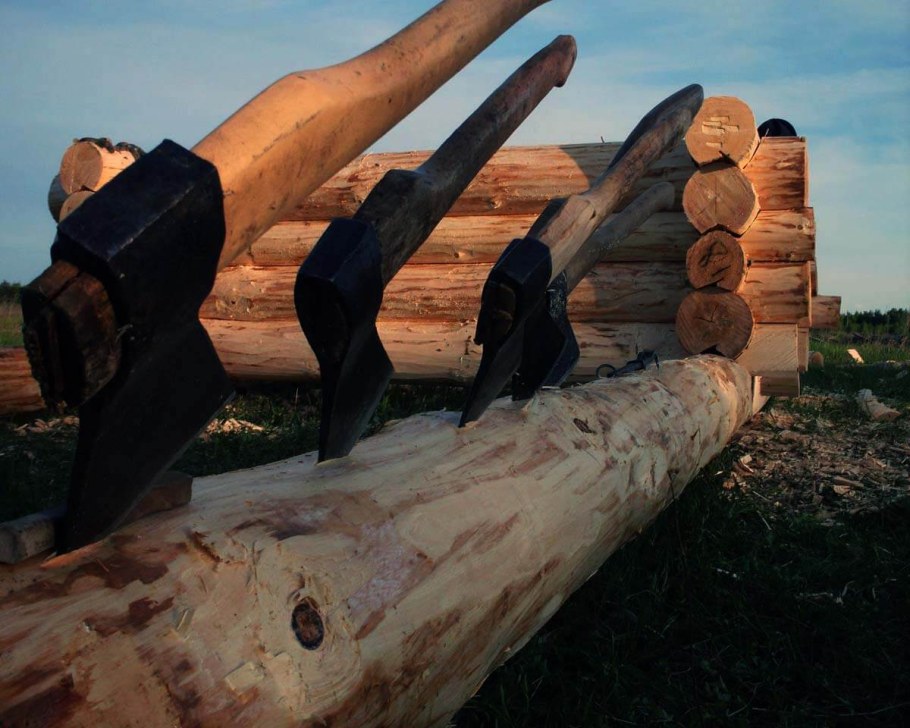 Инструмент для рубки срубов