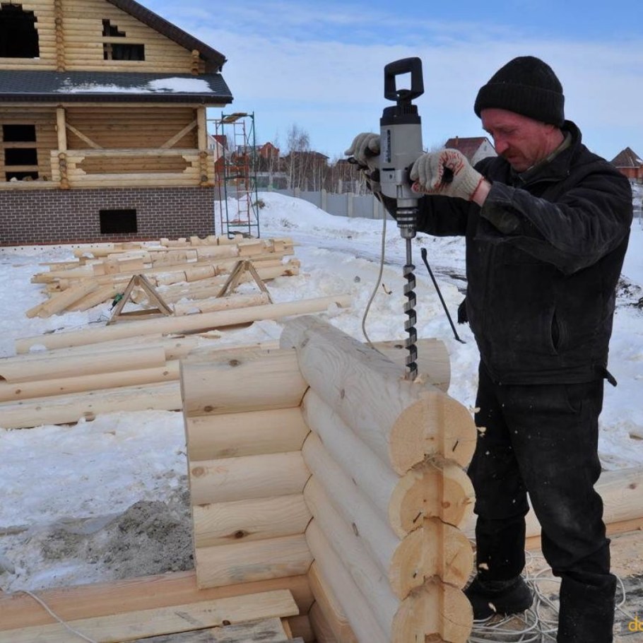 Сборка оцилиндрованного сруба