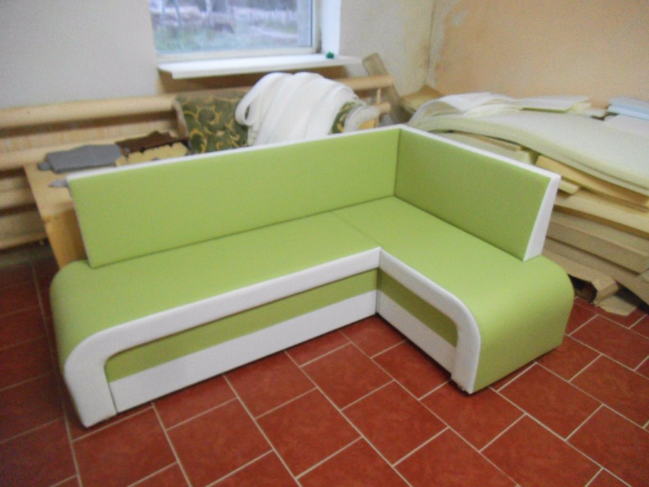 Маленький раскладной диван на кухню