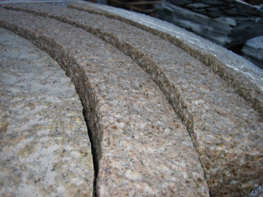 Бордюрный камень круговой диаметр 600