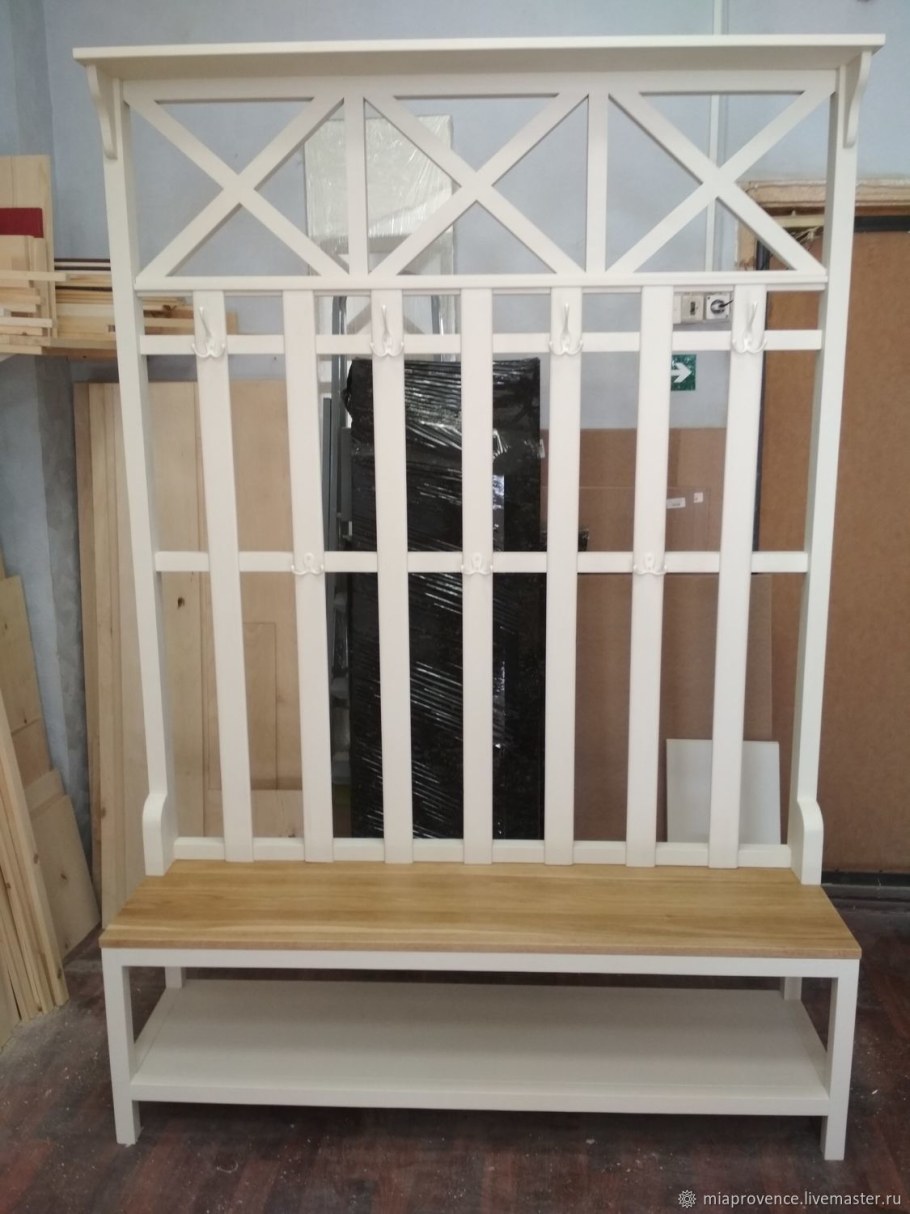 Вешалка из дерева в стиле Прованс