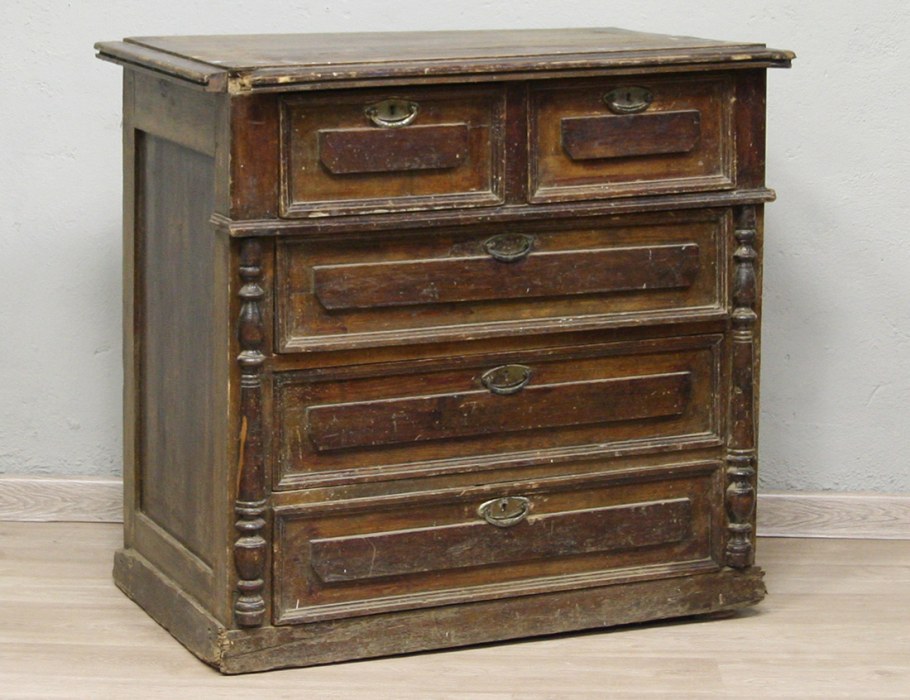 Старинный комод