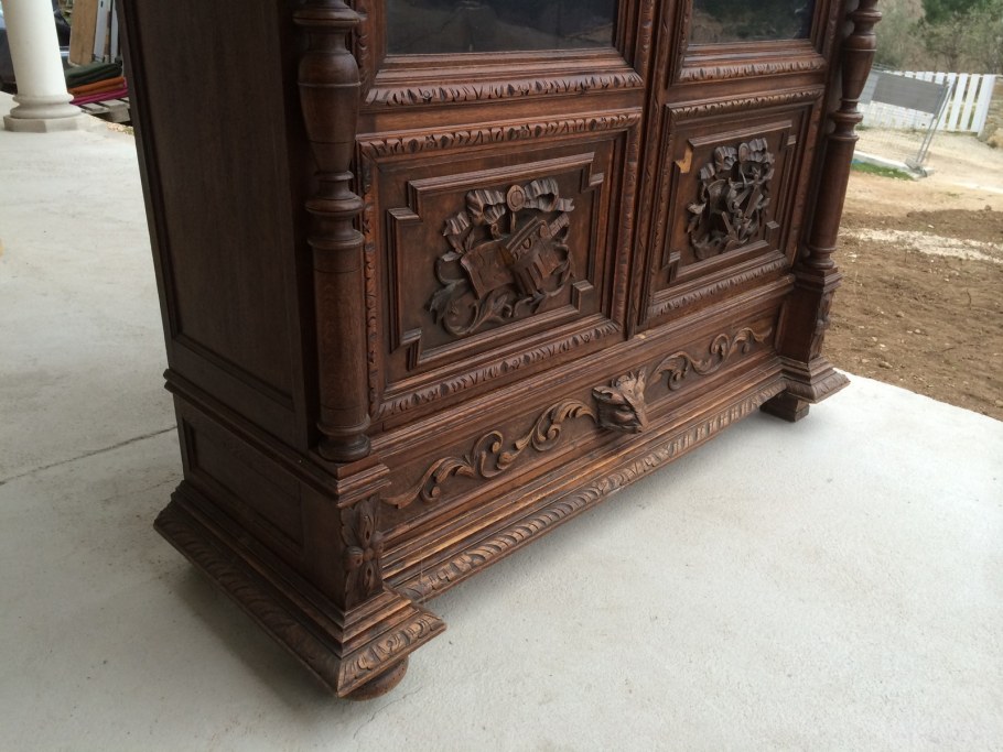 Дубовый книжный шкаф Голландия 20 век резьба