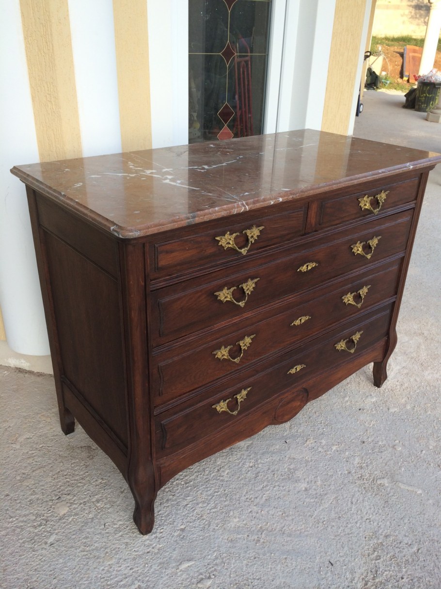 Старинный дубовый комод