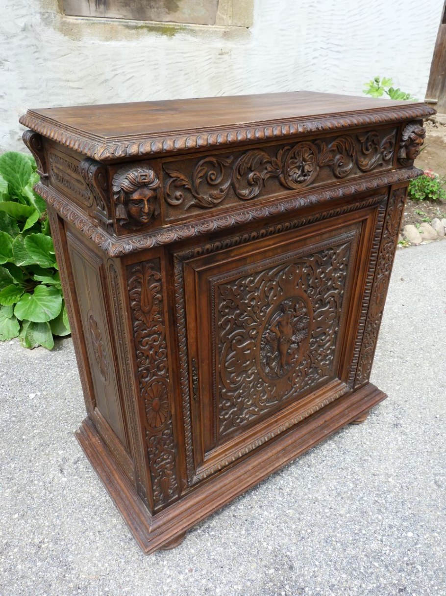 Антикварная тумбочка