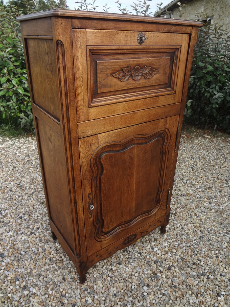 Антикварная тумба бар