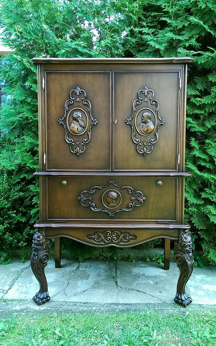 Комоды старинные Антикварные