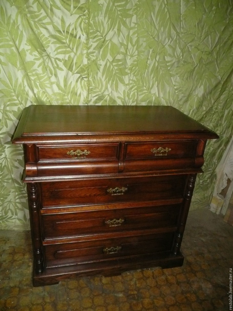 Старинный комод