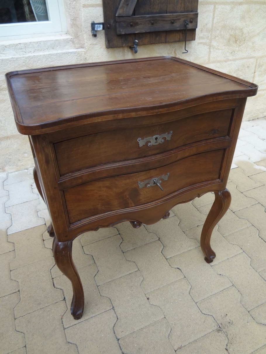 Антикварная тумбочка