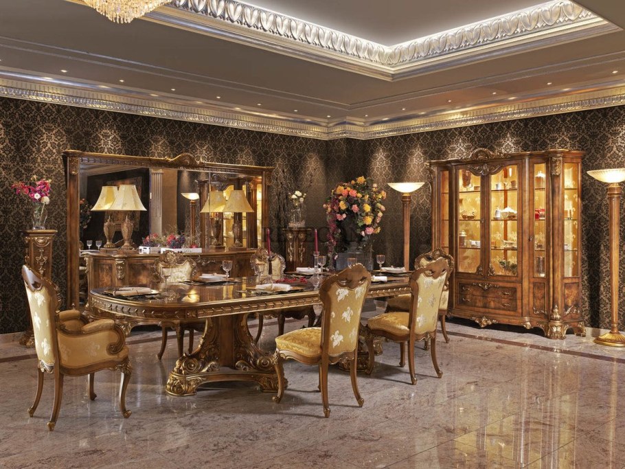 Красивая гостиная с резной мебелью