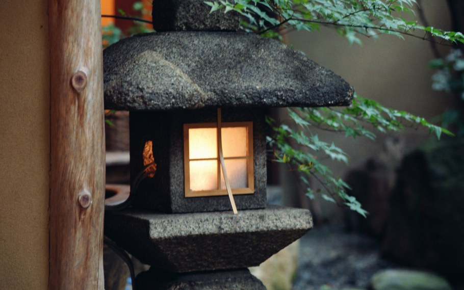 Японский фонарь для любования снегом