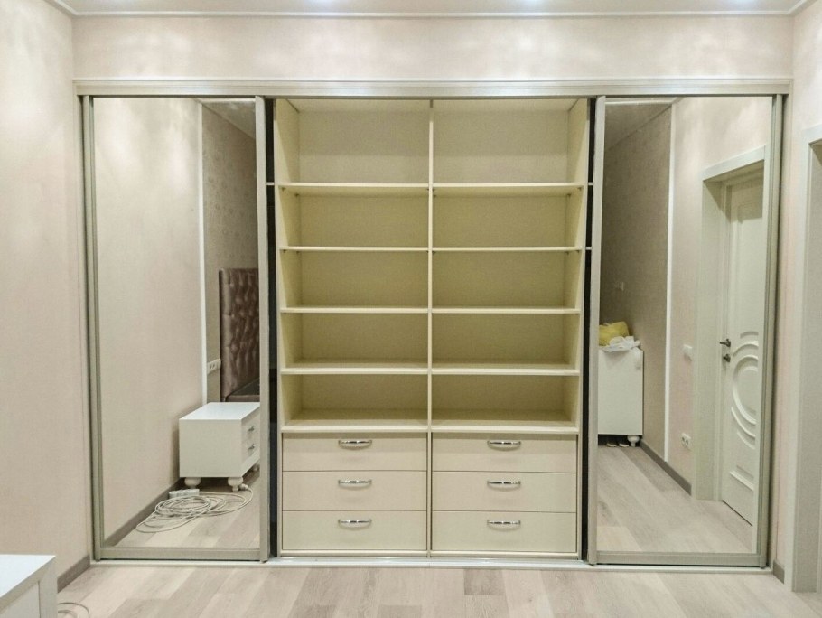 Встроенный шкаф купе