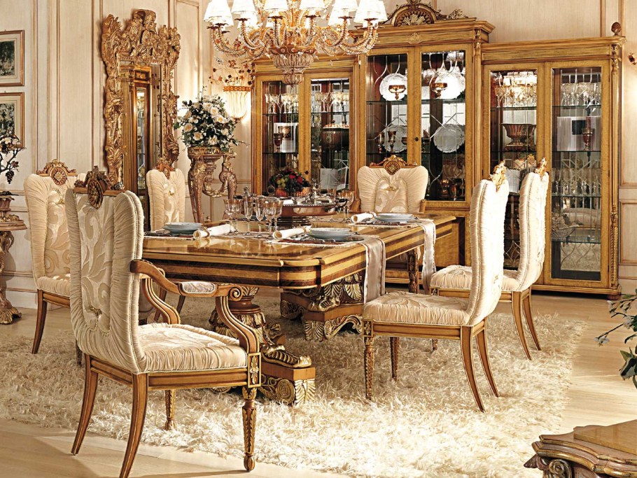 Классические стенки в гостиную