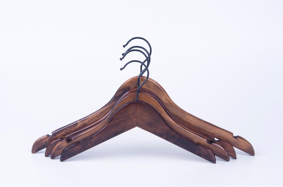 Вешалка скоба для одежды