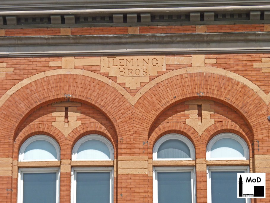 Арочные оконные проемы