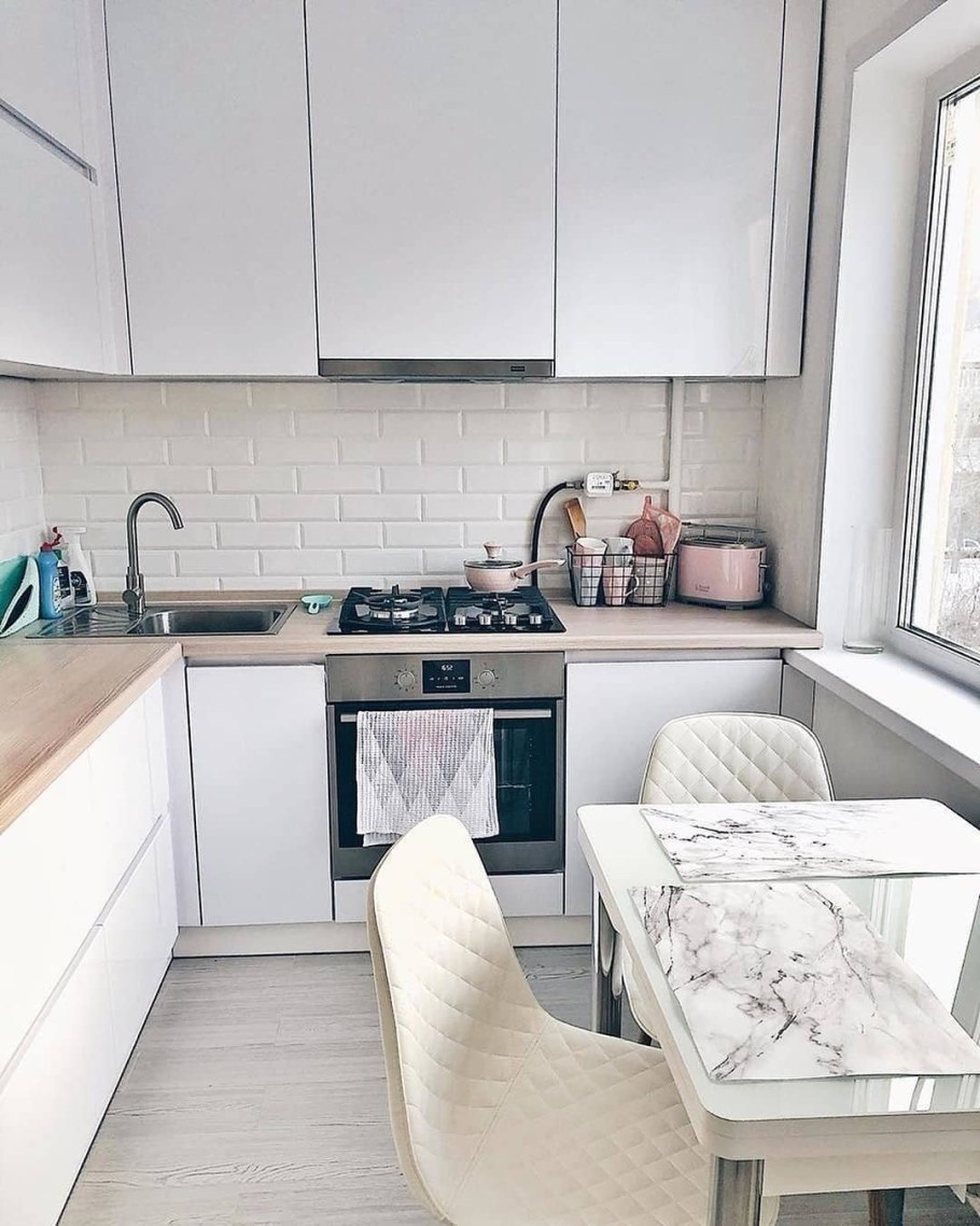 Кухня белая 6.8 кв.м в хрущевке