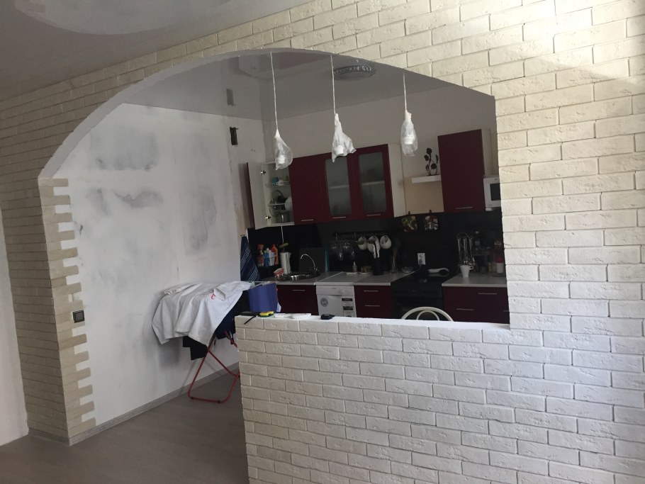 Барная стойка в арке