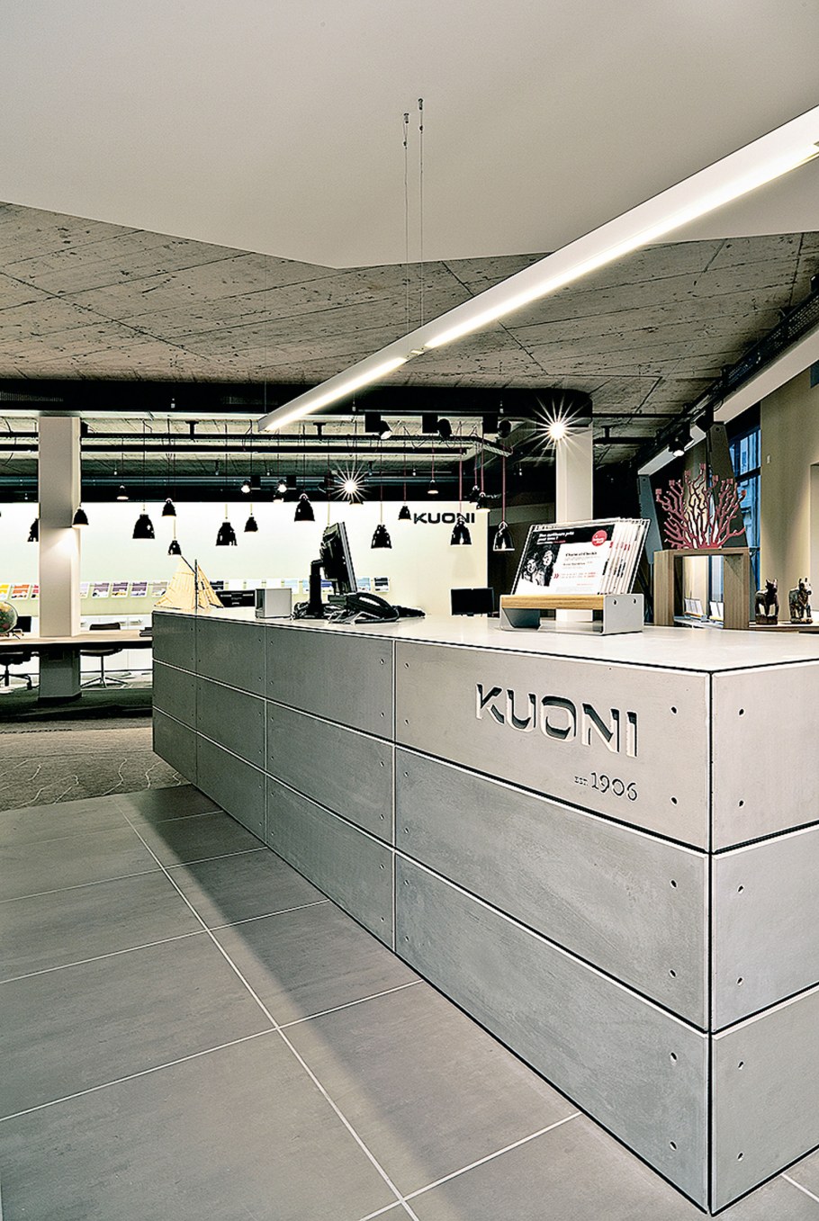 Бетонный ресепшн